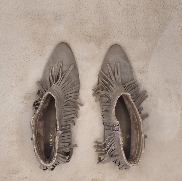 London Rag Western Metallic Grey Fringe Bohemian Block Heel Ankle Bootie - Picture 10 of 12